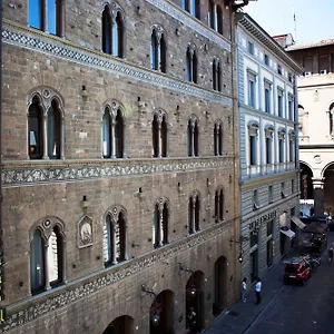 **** Hotel Pierre Italie